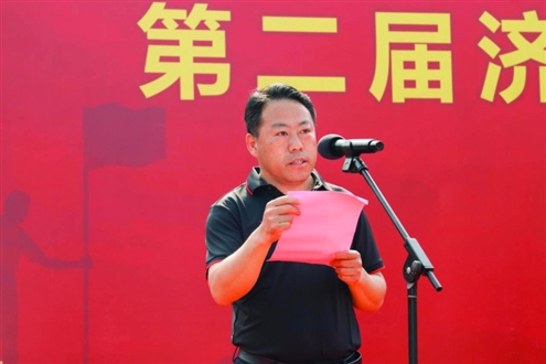 济南市体育局群体处处长杨本升致开幕辞